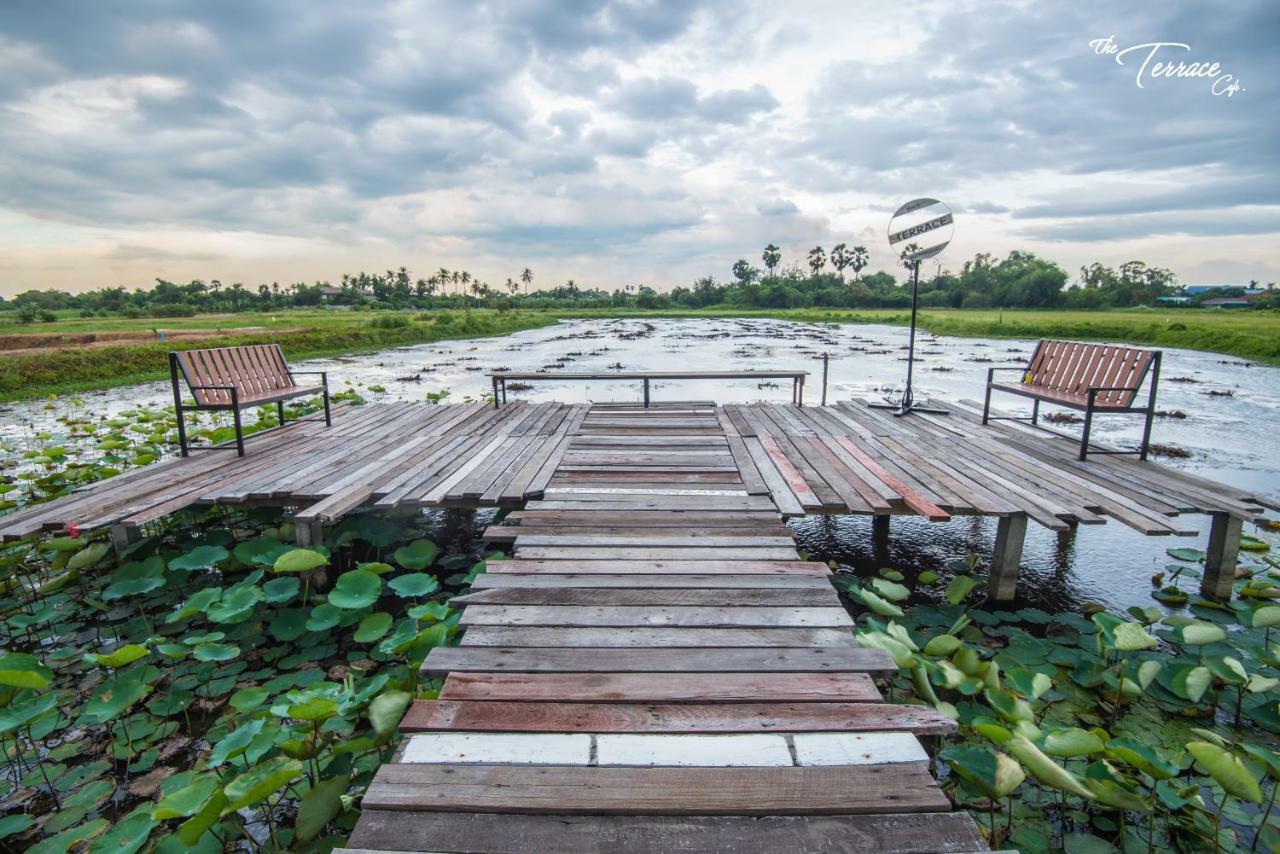 Baan Tor Mai Resort Suphan Buri Exterior photo